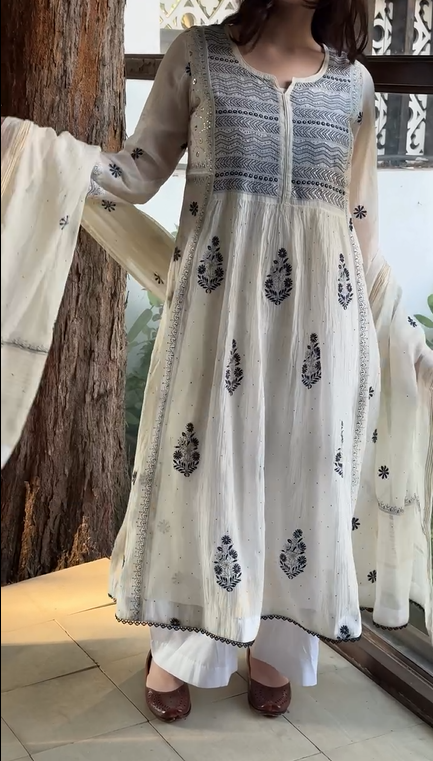 Black Embroidery Suit