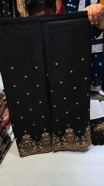 Black Embroidery 3pcs Suit